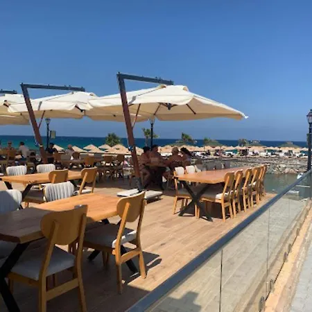 Riverside & Sunas Beach Club 4*