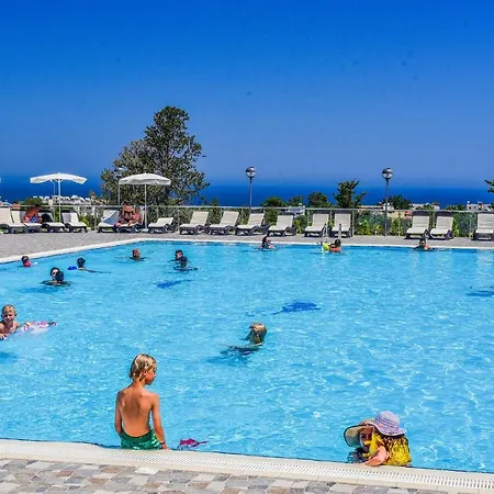 Riverside & Sunas Beach Club 4*